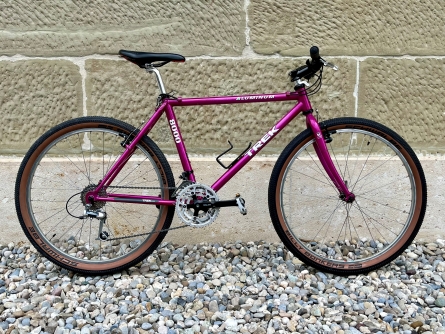 TREK 8000